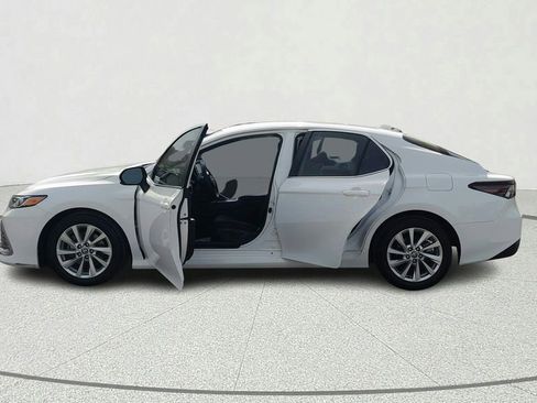 Used 2023 Toyota Camry LE FWD image 11
