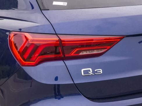 Used 2022 Audi Q3 2.0T Premium w/ Convenience Package AWD/4WD image 10