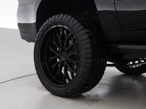 Used 2023 Chevrolet Suburban RST image 19