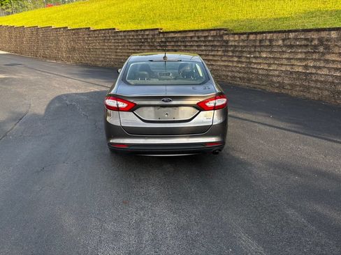 Used 2014 Ford Fusion SE w/ Equipment Group 202A FWD image 6
