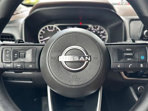 Used 2022 Nissan Rogue SV image 25