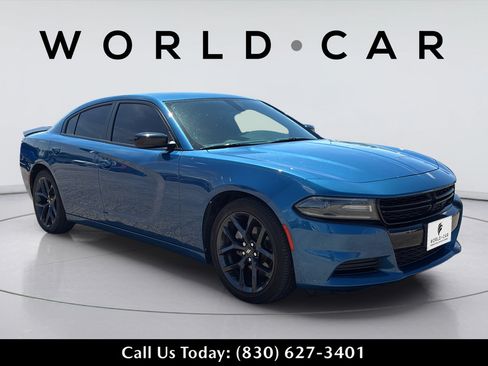 Used 2021 Dodge Charger SXT w/ Blacktop Package RWD image 2