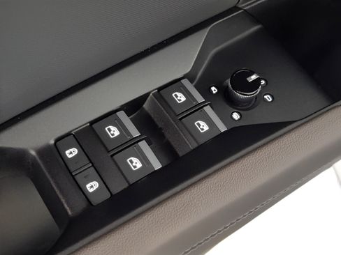 Certified 2023 Audi Q4 e-tron Prestige w/ Black Optic Package image 15