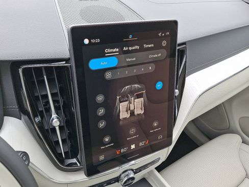 New 2026 Volvo XC60 T8 Ultra w/ Protection Package Premier image 11