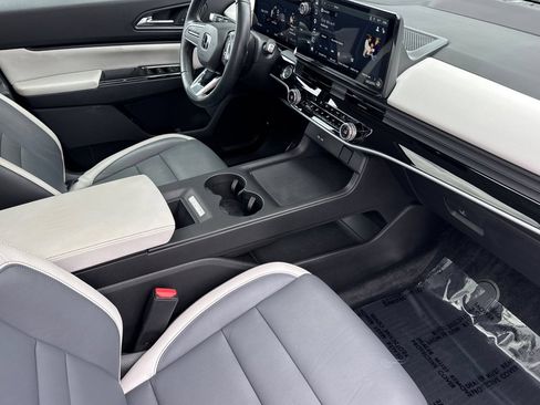 Used 2025 Honda Prologue Touring image 16