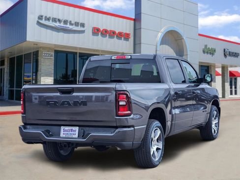 New 2026 RAM 1500 Express image 5
