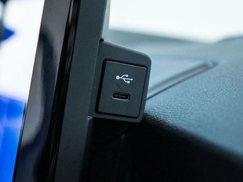 Certified 2025 Toyota Tacoma TRD Off-Road image 29