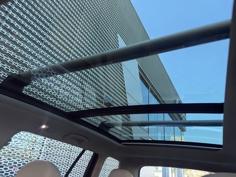 Used 2017 Volkswagen Golf Alltrack SEL image 28