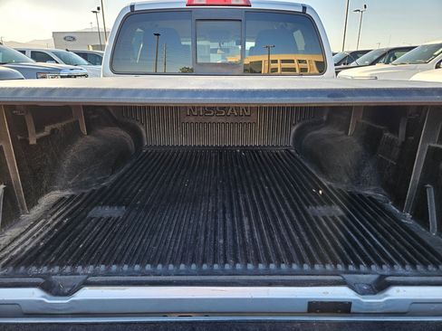 Used 2015 Nissan Frontier SV AWD/4WD image 30