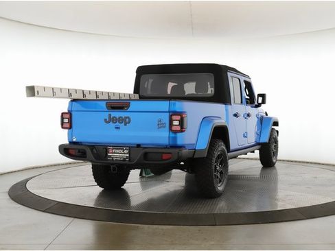 Used 2024 Jeep Gladiator Sport image 7