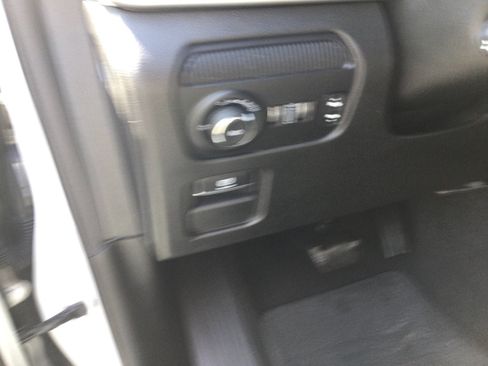 Used 2022 Jeep Wagoneer Series III w/ Premium Group I AWD/4WD image 21