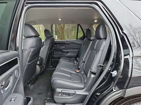 Used 2025 Honda Pilot EX-L image 9