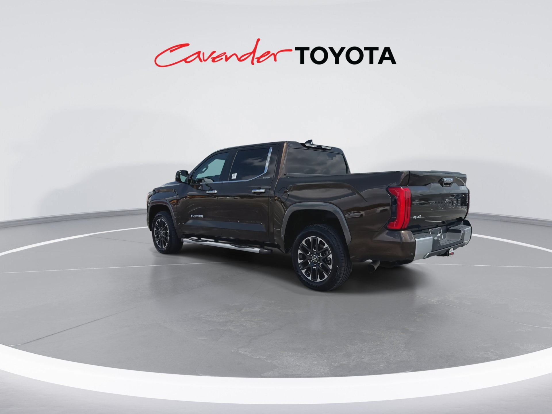 Used 2023 Toyota Tundra Limited w/ Power Package AWD/4WD image 6
