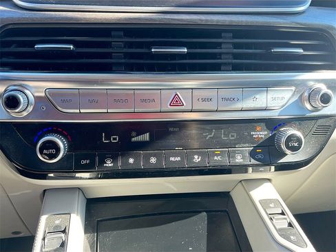 Used 2022 Kia Telluride EX w/ EX Premium Package image 16