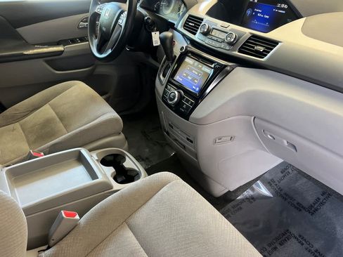 Used 2016 Honda Odyssey SE image 19