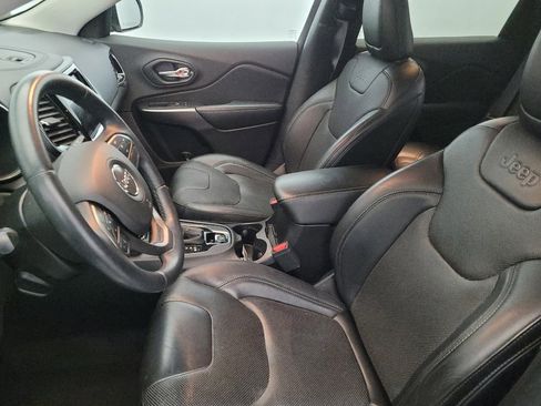 Used 2019 Jeep Cherokee Limited image 17