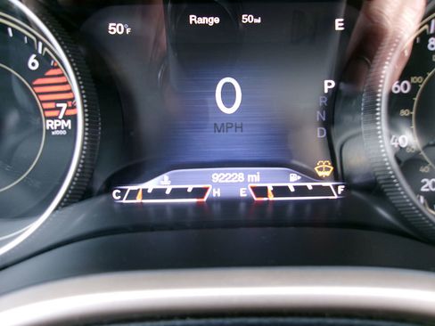 Used 2018 Jeep Cherokee Limited image 18