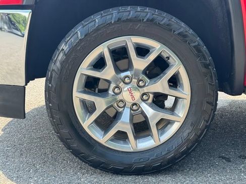 Used 2018 GMC Sierra 1500 SLT w/ SLT Premium Package AWD/4WD image 9
