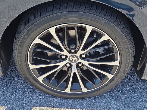 Used 2020 Toyota Camry SE w/ Convenience Package FWD image 7