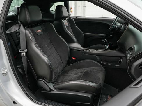 Used 2020 Dodge Challenger R/T image 38