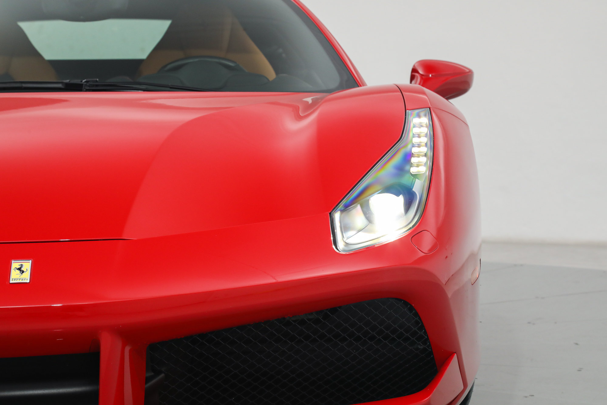 Used 2018 Ferrari 488 GTB RWD image 14