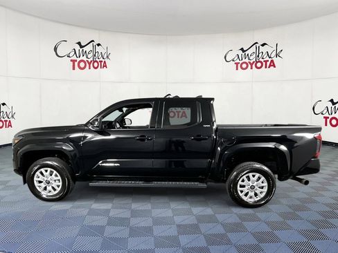 Used 2025 Toyota Tacoma SR5 image 5