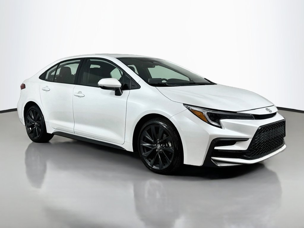 Used 2024 Toyota Corolla XSE FWD image 4