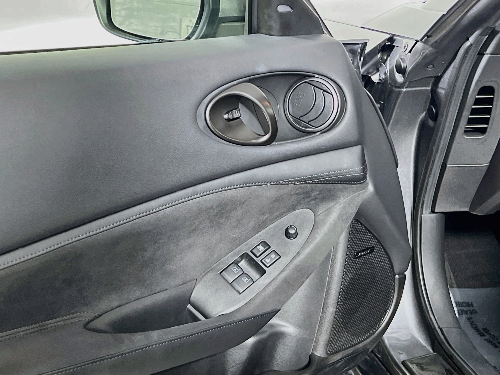 Used 2025 Nissan Z Performance w/ Floor Mat Package RWD image 17