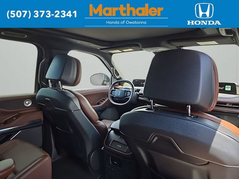 Used 2025 Lincoln Navigator Reserve AWD/4WD image 18