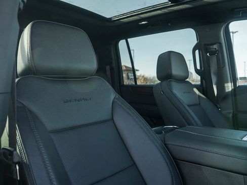 New 2026 GMC Yukon XL Denali w/ Sun & Power Step Package AWD/4WD image 12