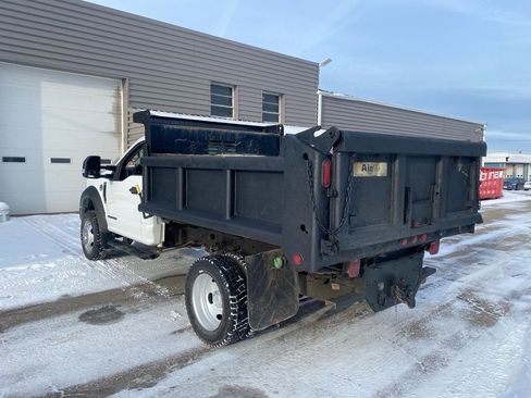 Used 2018 Ford F550 4x4 Regular Cab Super Duty image 3