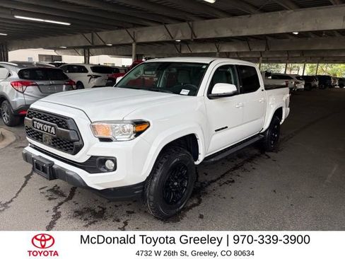 Used 2022 Toyota Tacoma SR5 AWD/4WD image 1