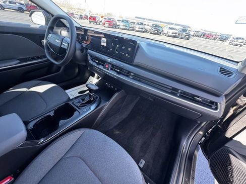 Used 2025 Kia K4 LXS image 10