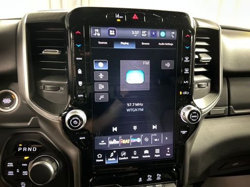 New 2026 RAM 1500 4x4 Crew Cab image 15