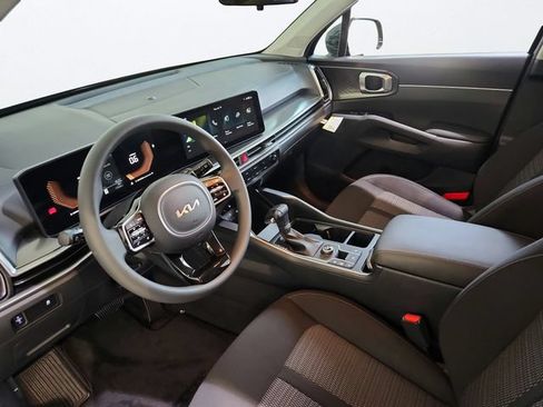 Certified 2025 Kia Sorento LX FWD image 11