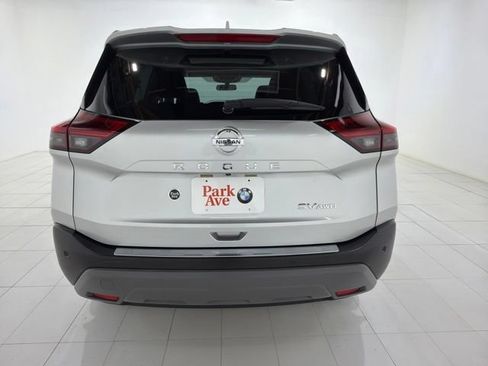 Used 2021 Nissan Rogue SV w/ Premium Package AWD/4WD image 4