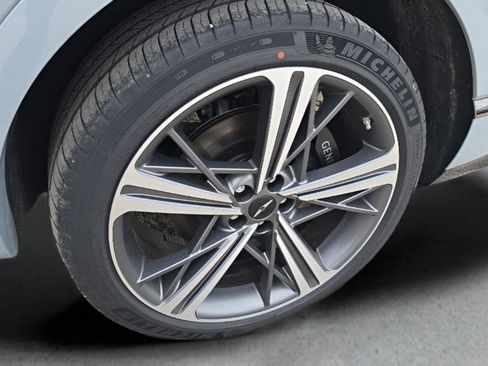 New 2026 Genesis GV70 2.5T Select image 16