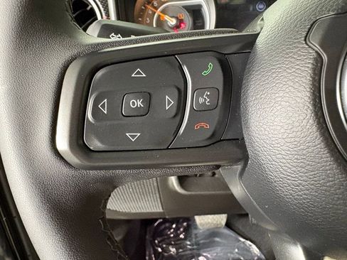 Used 2026 Jeep Wrangler Unlimited Rubicon AWD/4WD image 24