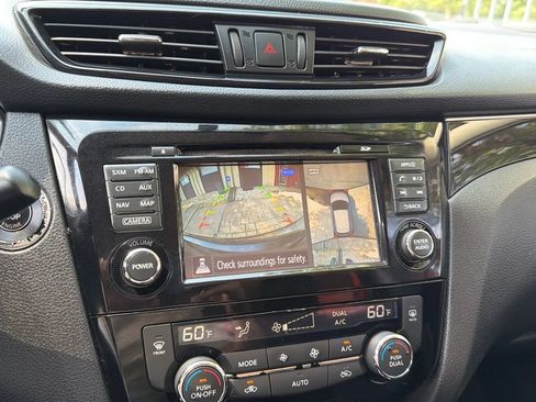Used 2017 Nissan Rogue Sport SL FWD image 24