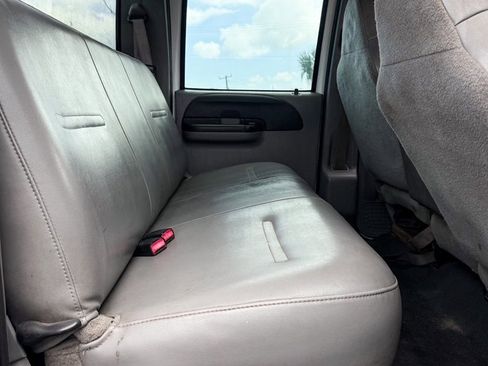 Used 2006 Ford F450 XLT image 11