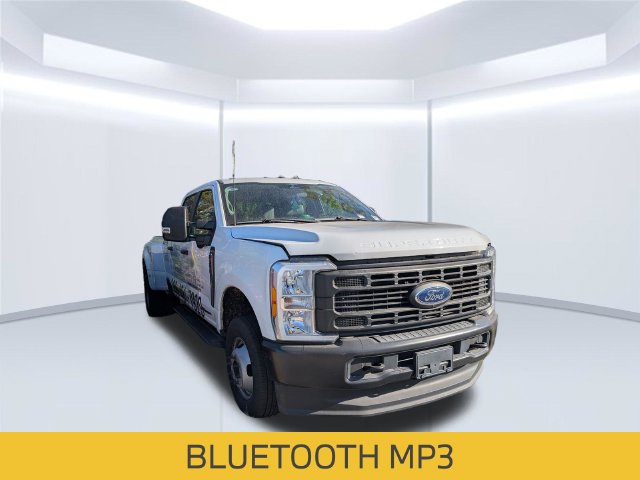 Used 2023 Ford F350 XL w/ 360-Degree Camera Package AWD/4WD image 2