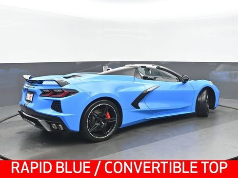 Used 2022 Chevrolet Corvette Stingray Premium Conv w/ Z51 Performance Package RWD image 3
