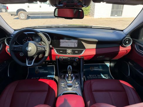 Used 2021 Alfa Romeo Giulia Ti w/ Nero Edizione RWD image 18