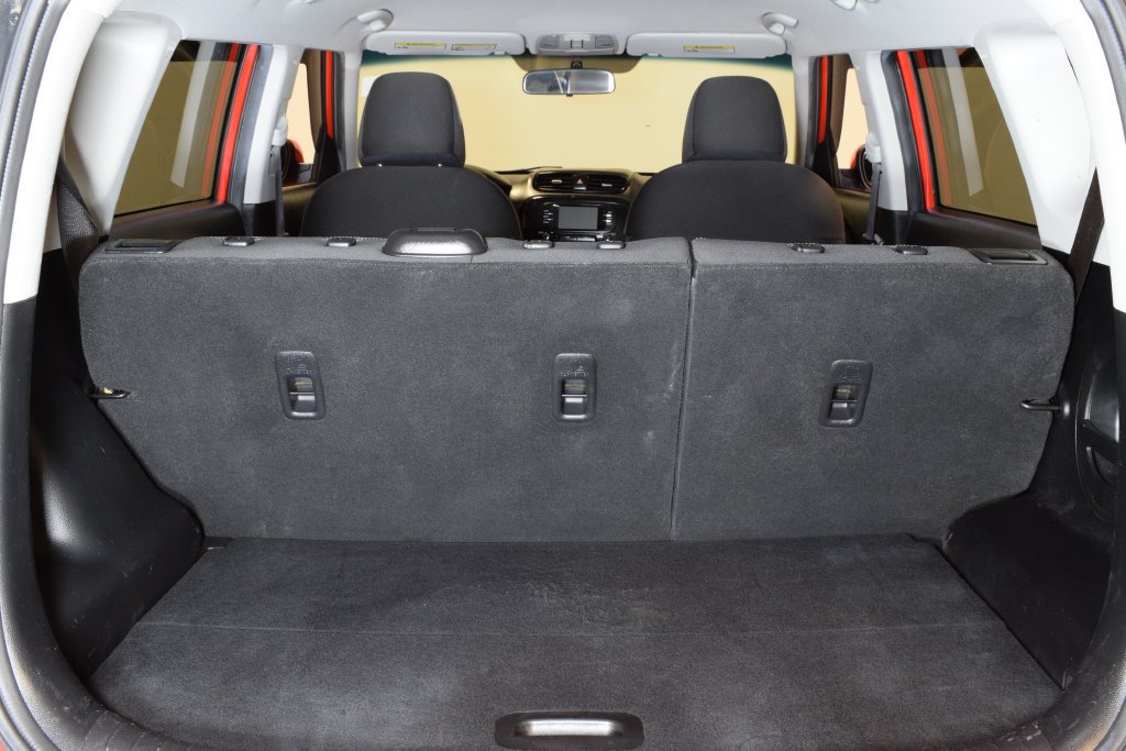 Used 2019 Kia Soul FWD image 28