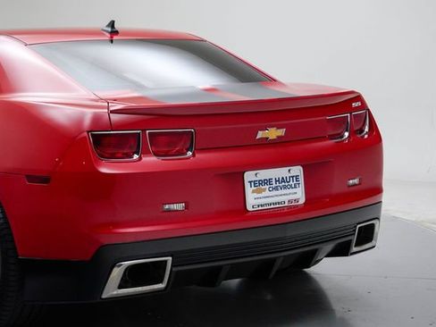 Used 2010 Chevrolet Camaro SS w/ LPO, Ground Effects Package RWD image 4