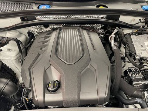 New 2026 Porsche Macan image 15