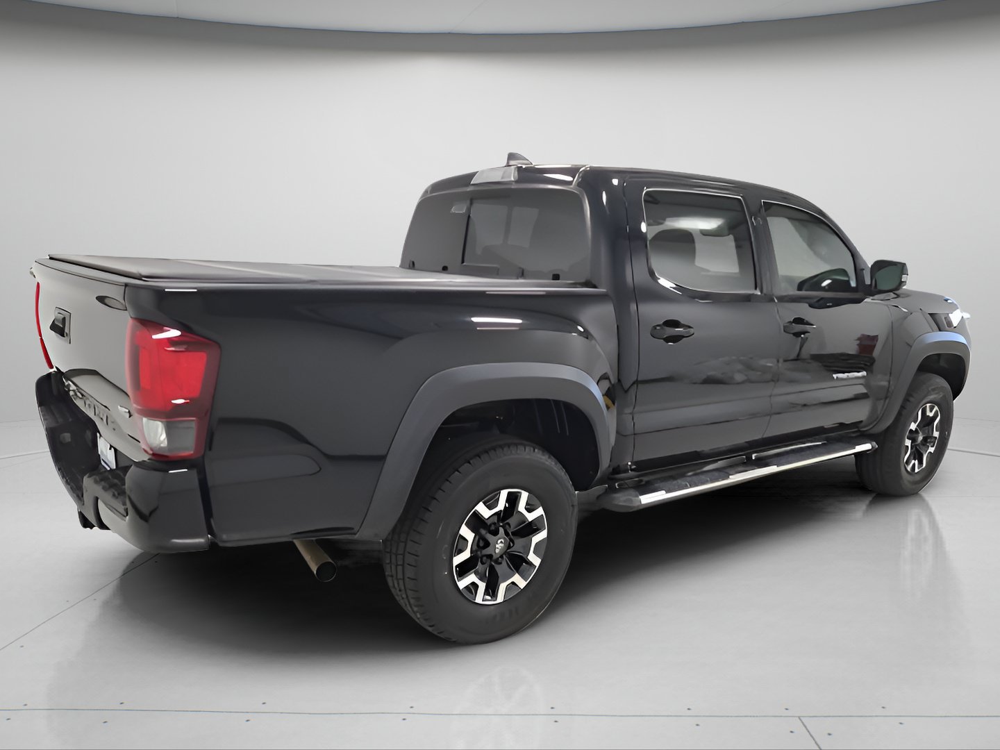 Used 2019 Toyota Tacoma TRD Off-Road AWD/4WD image 6
