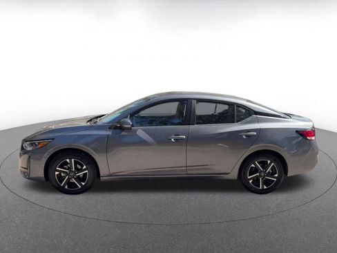 Used 2025 Nissan Sentra SV image 9