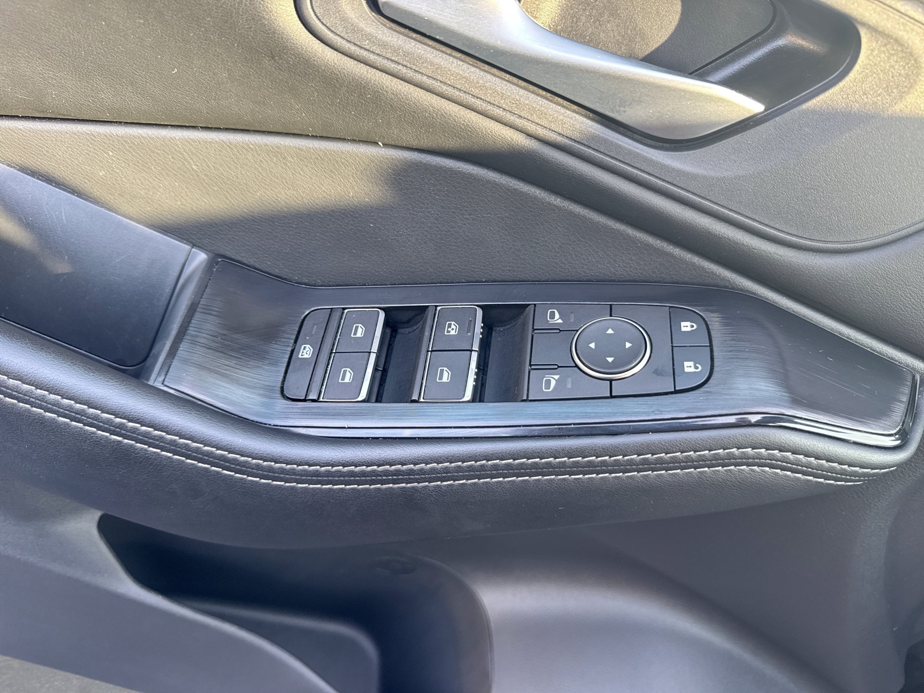 Used 2026 Nissan Rogue SL FWD image 24