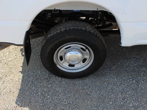 Used 2023 Ford F250 XL w/ Snow Plow/Camper Package AWD/4WD image 32